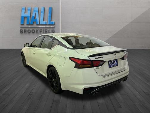 2022 Nissan Altima SR FWD