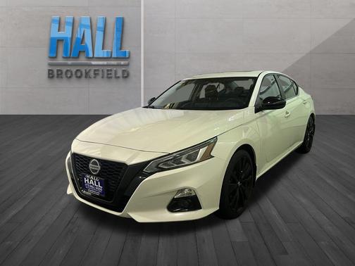 2022 Nissan Altima SR FWD