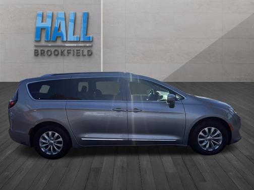 2018 Chrysler Pacifica Touring-L