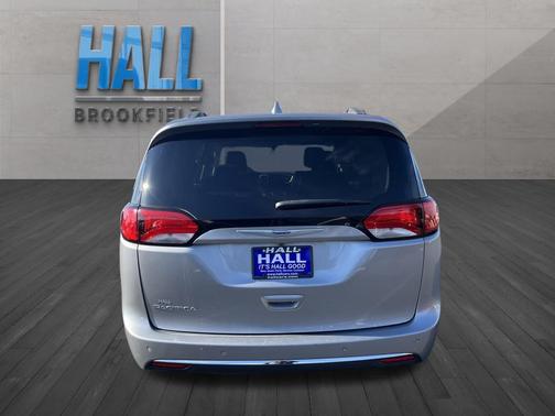 2018 Chrysler Pacifica Touring-L
