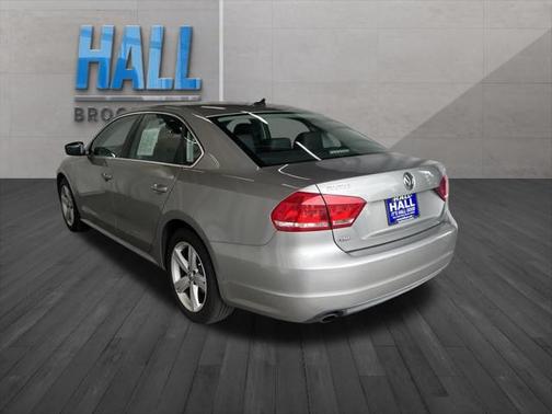 2012 Volkswagen Passat 2.5 SE