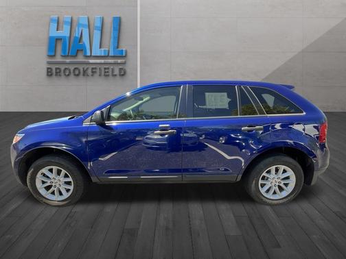 Blue Metallic 2013 Ford Edge SE