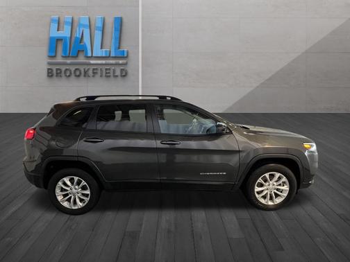 Granite Crystal Metallic Clearcoat 2022 Jeep Cherokee Latitude Lux