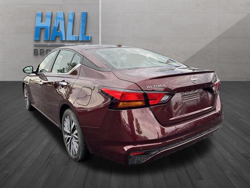 Garnet Pearl Metallic 2025 Nissan Altima 2.5 SV