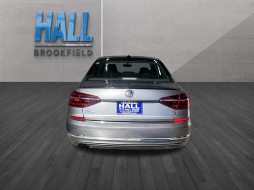 2019 Volkswagen Passat 2.0T Wolfsburg Edition