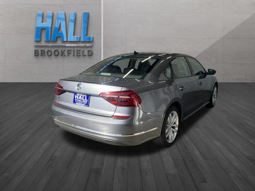 2019 Volkswagen Passat 2.0T Wolfsburg Edition