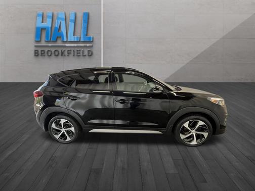 Black Noir Pearl 2018 Hyundai TUCSON Value