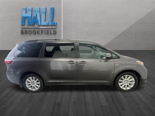2016 Toyota Sienna LE