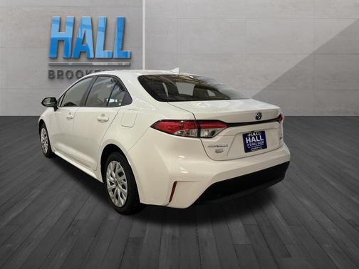 Ice 2024 Toyota Corolla Hybrid LE