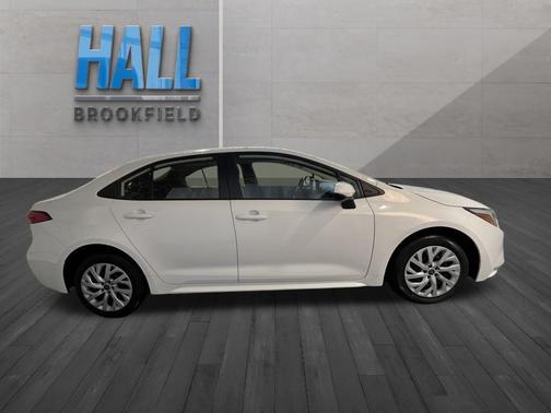 Ice 2024 Toyota Corolla Hybrid LE