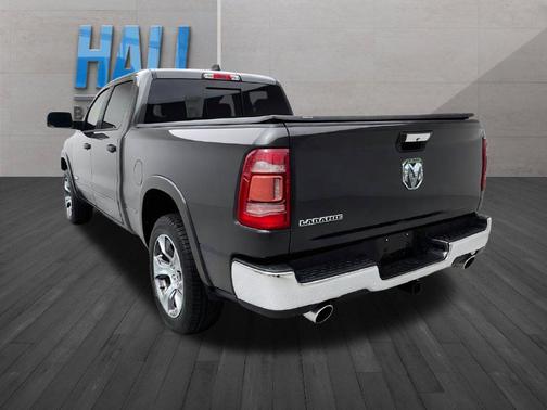 Granite Crystal Metallic Clearcoat 2019 RAM 1500 Laramie