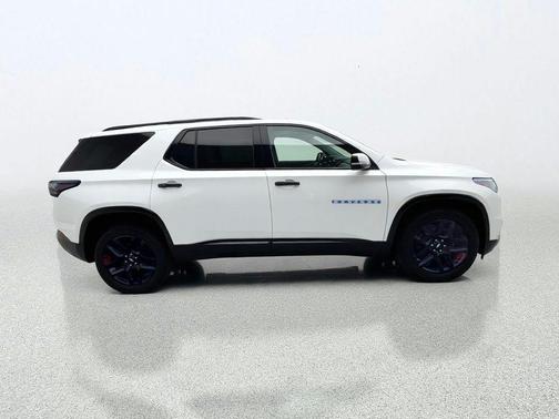 Summit White 2020 Chevrolet Traverse Premier