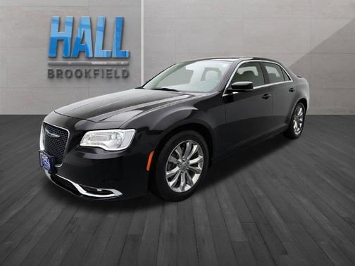 Gloss Black 2019 Chrysler 300 Touring