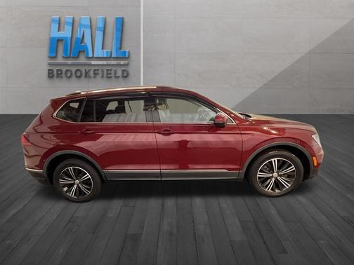 Cardinal Red Metallic 2018 Volkswagen Tiguan 2.0T SEL