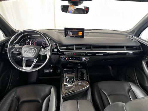 Glacier White 2018 Audi Q7 3.0T Premium Plus