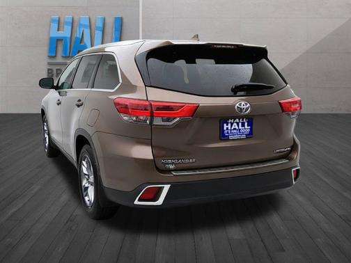 Toasted Walnut Pearl 2019 Toyota Highlander Limited