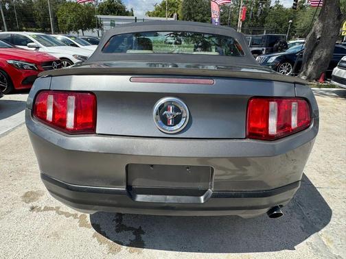2010 Ford Mustang Premium