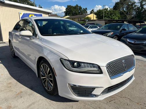 White Platinum Metallic Tri-Coat 2017 Lincoln MKZ Premiere