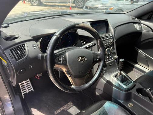 2013 Hyundai Genesis Coupe 3.8 Track