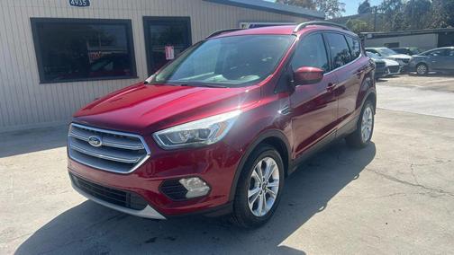 Ruby Red Metallic Tinted Clearcoat 2017 Ford Escape SE