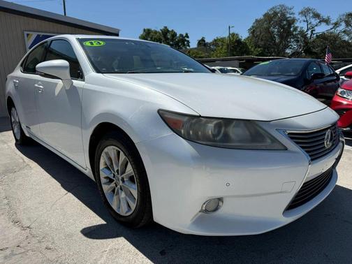 2013 Lexus ES 300h Base