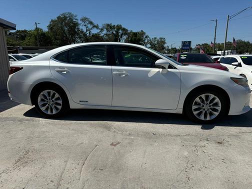 2013 Lexus ES 300h Base