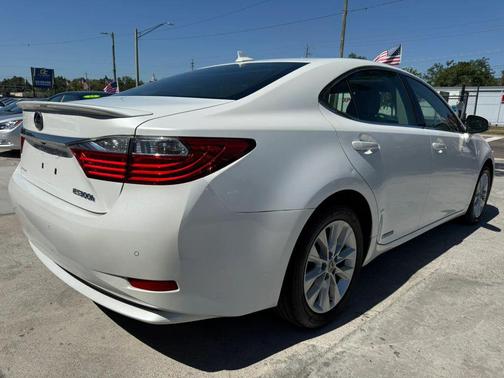 2013 Lexus ES 300h Base