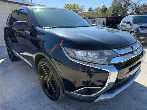 2018 Mitsubishi Outlander ES
