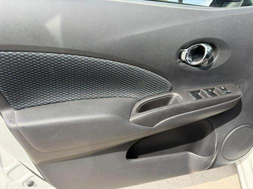 White 2015 Nissan Versa Note SV