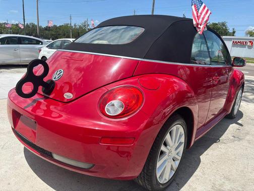 2008 Volkswagen New Beetle SE