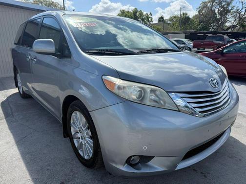 2011 Toyota Sienna XLE