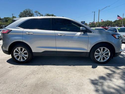 Iconic Silver Metallic 2022 Ford Edge Titanium