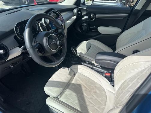 2023 MINI Hardtop Cooper