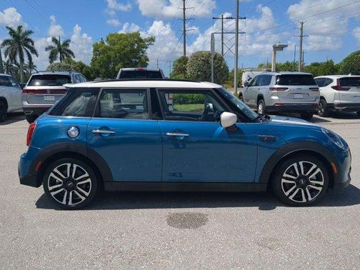 2023 MINI Hardtop Cooper