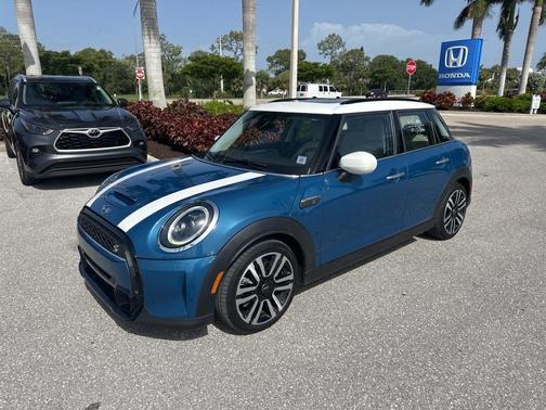 2023 MINI Hardtop Cooper