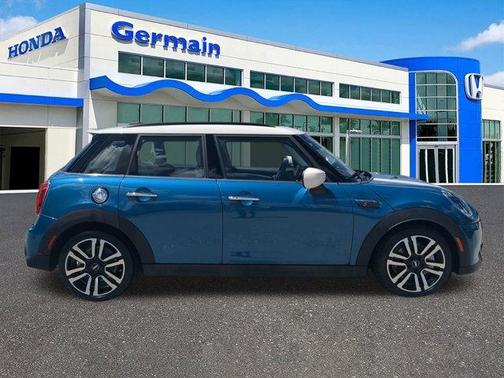 2023 MINI Hardtop Cooper