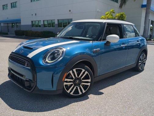 2023 MINI Hardtop Cooper