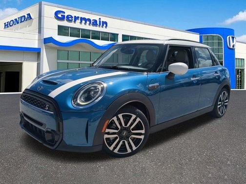 2023 MINI Hardtop Cooper