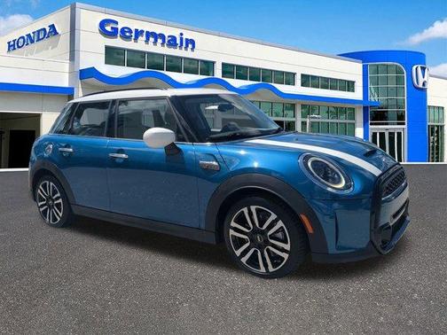 2023 MINI Hardtop Cooper