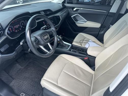 2020 Audi Q3 45 S line Premium