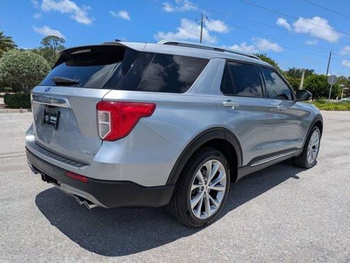 Silver Metallic 2021 Ford Explorer Platinum