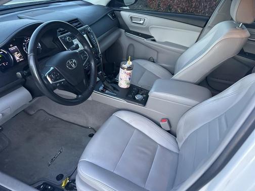 2016 Toyota Camry Hybrid XLE