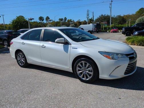 2016 Toyota Camry Hybrid XLE