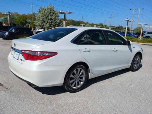 2016 Toyota Camry Hybrid XLE