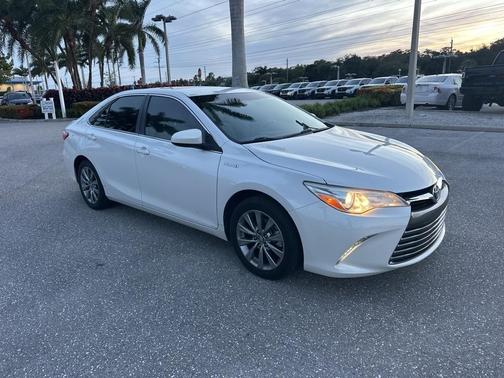 2016 Toyota Camry Hybrid XLE