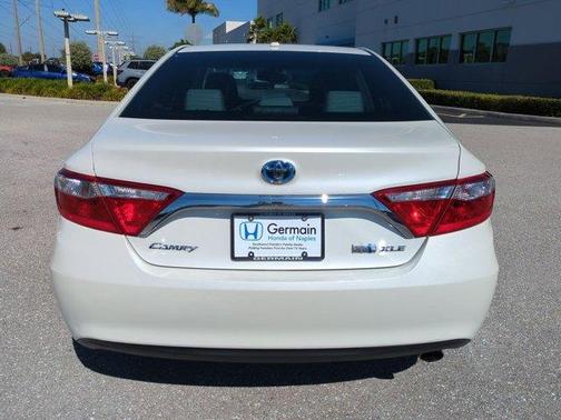 2016 Toyota Camry Hybrid XLE