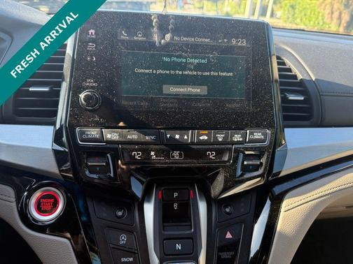 White 2024 Honda Odyssey Touring