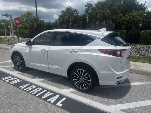 White 2025 Acura RDX Advance Package