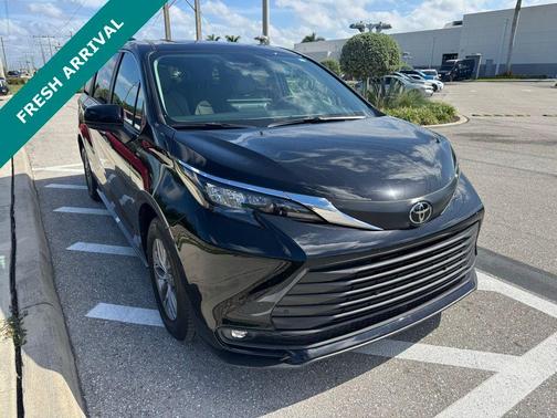 2026 Toyota Sienna XLE