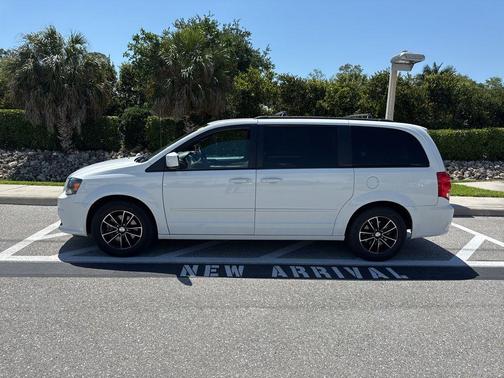 Bright White Clearcoat 2016 Dodge Grand Caravan R/T